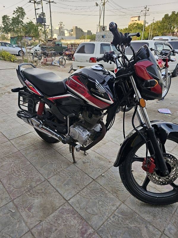 Honda cb125f 2021-22 karachi number self start 6