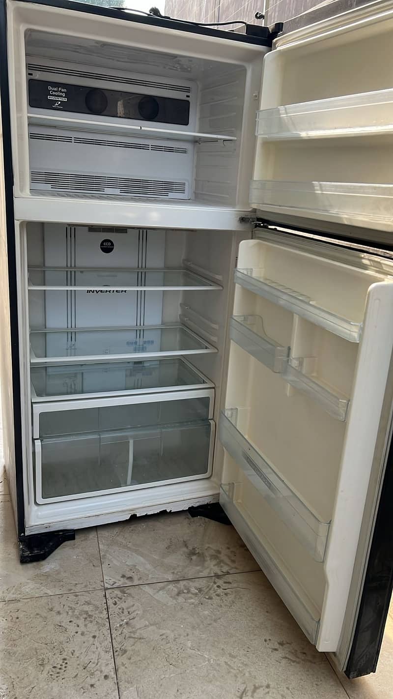 HITACHI FRIDGE FOR SALE 3