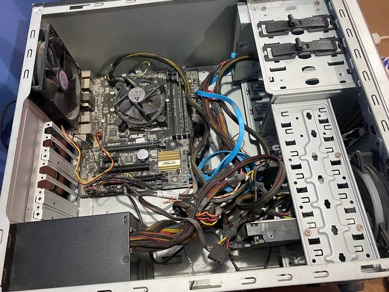 PC for Sale: i7 6gen, 4gb ram 480ssd 2tb hdd 1