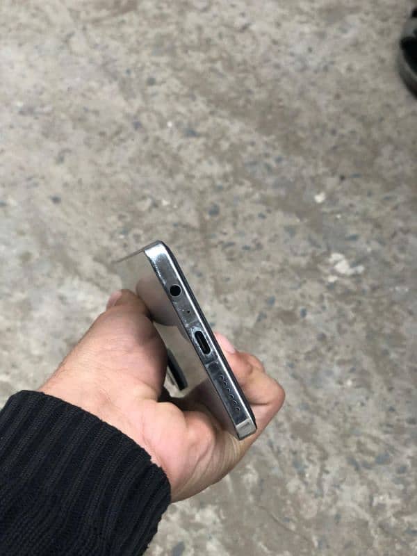 all ok tecno camon 20 16/256 gb exchange possible with iphone 11 or 12 3