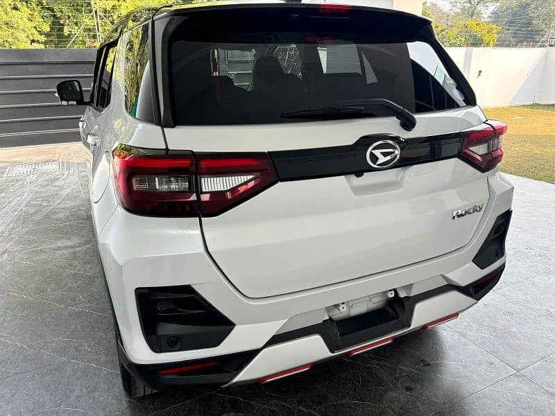 Daihatsu Rocky 2019 4