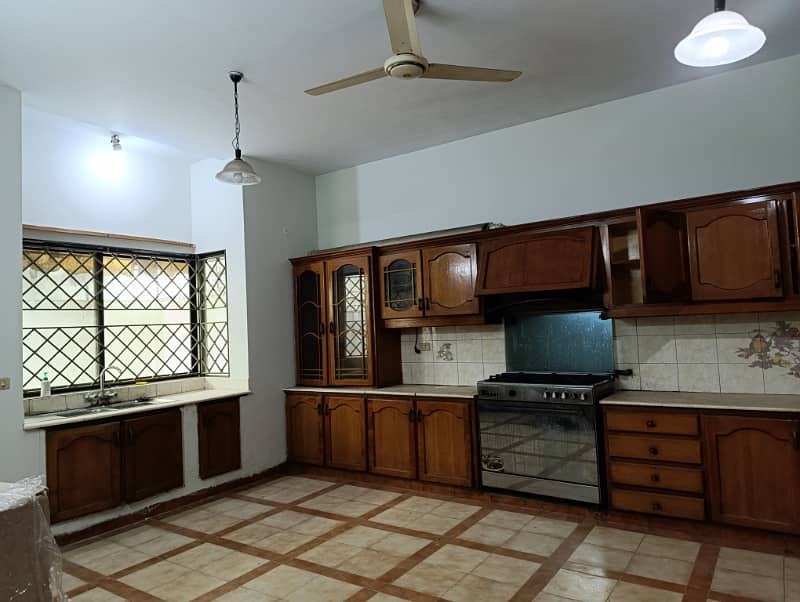 6 BEDROOMS Double Storey House For Sale in i-8 Islamabad 8