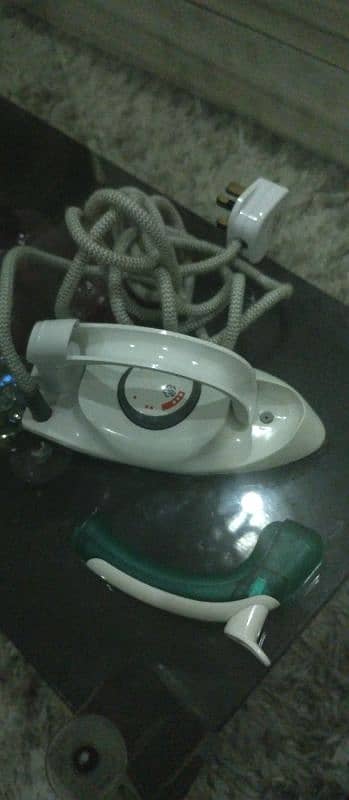 Kenwood discovery travel steam iron 9