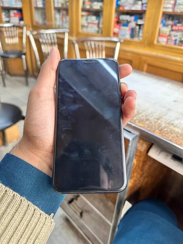 iphone 11 pro max dual Pta apprvd with box 6