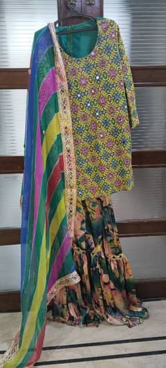 mahndi dress