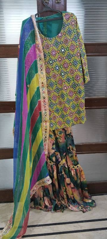 mahndi dress 0