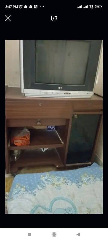 TV  trolly ussed 1