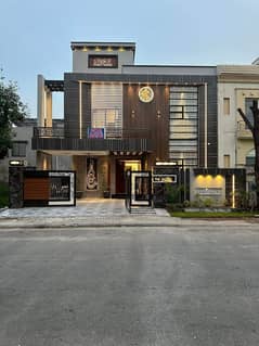 10 Marla Luxury Brand New House For Sale In Bahria Town Lahore