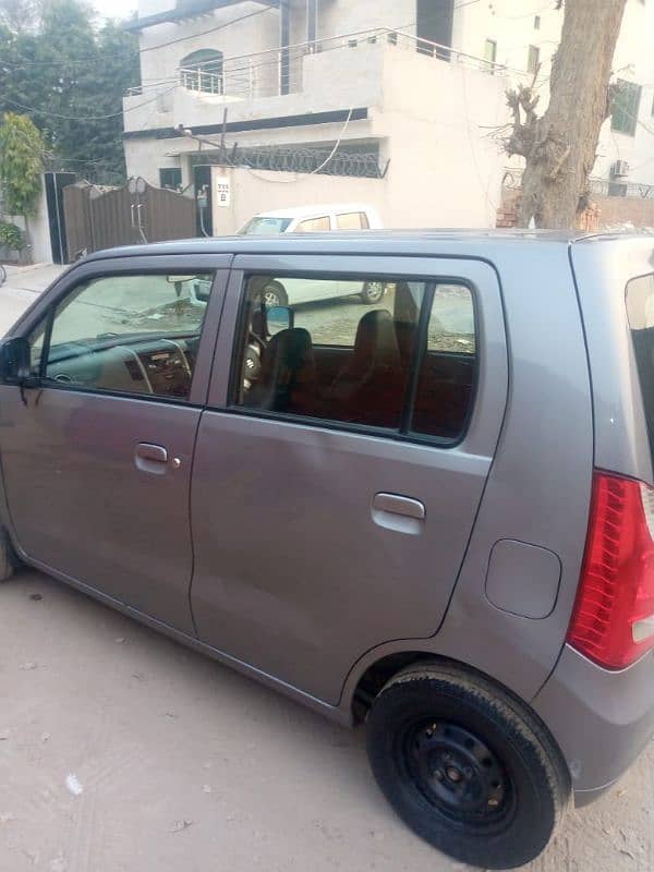 Suzuki Wagon R 2018 11