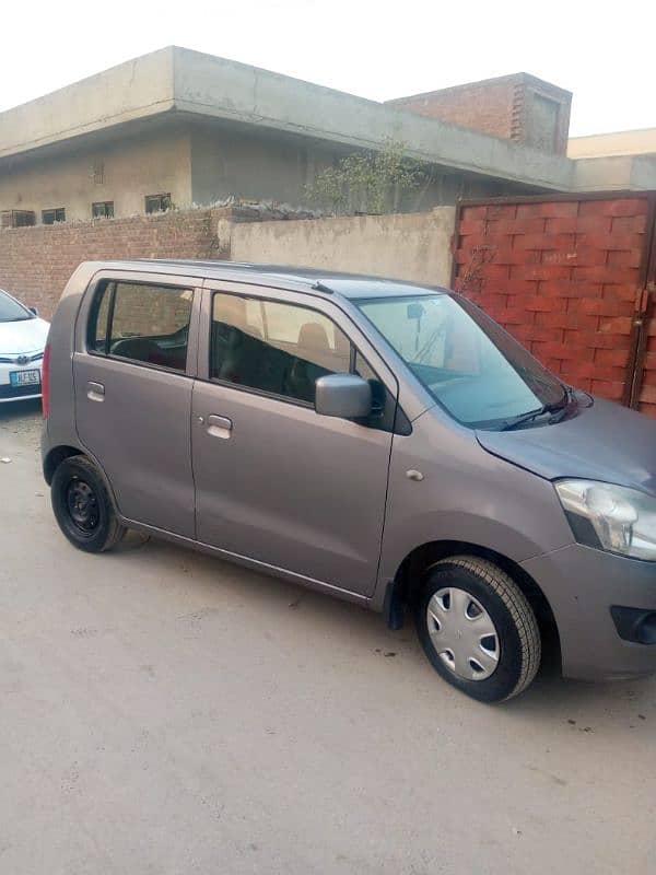 Suzuki Wagon R 2018 13