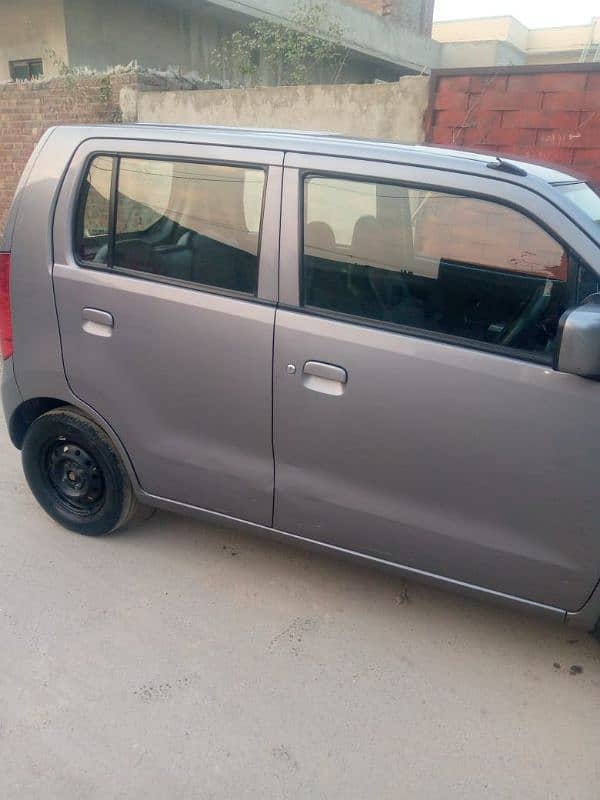 Suzuki Wagon R 2018 14