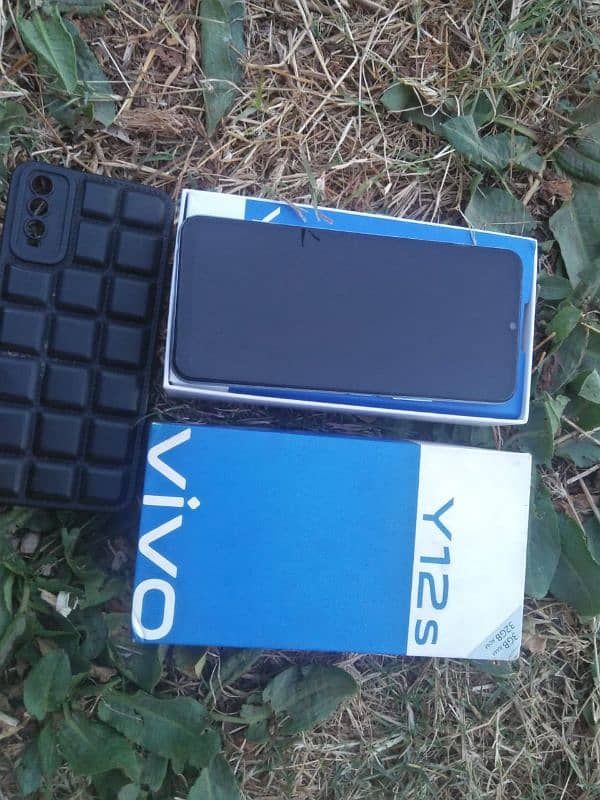 Vivo Y12s 4