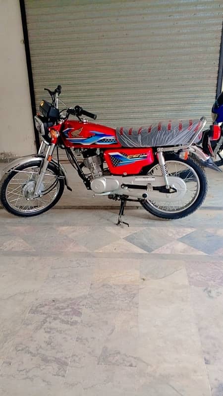 Bilkul New Bike hai Lush 0