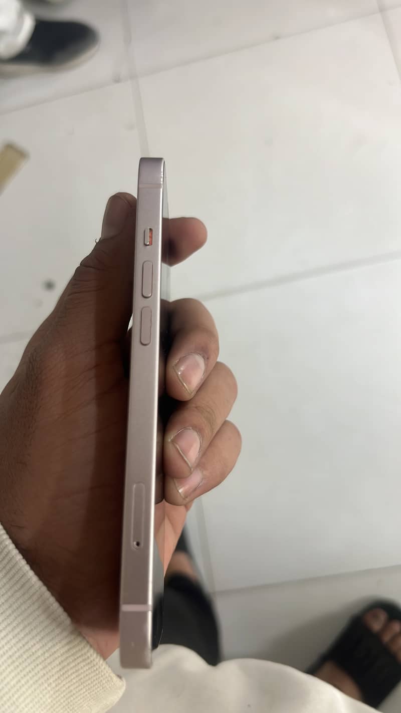 Apple iPhone 13 128gb pta approved 4