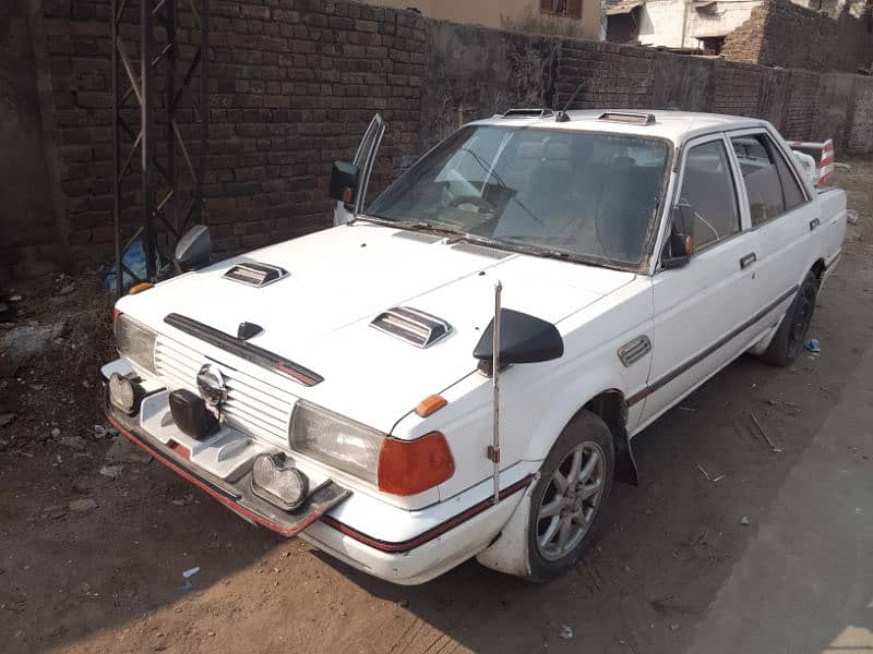 Nissan Sunny 4