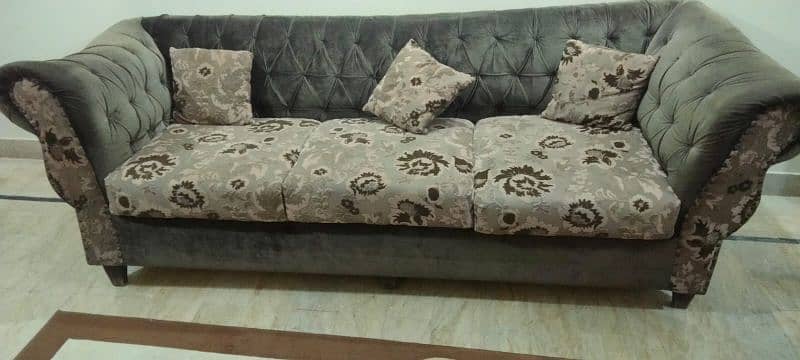 urgent sale 5 seater sofa set 1