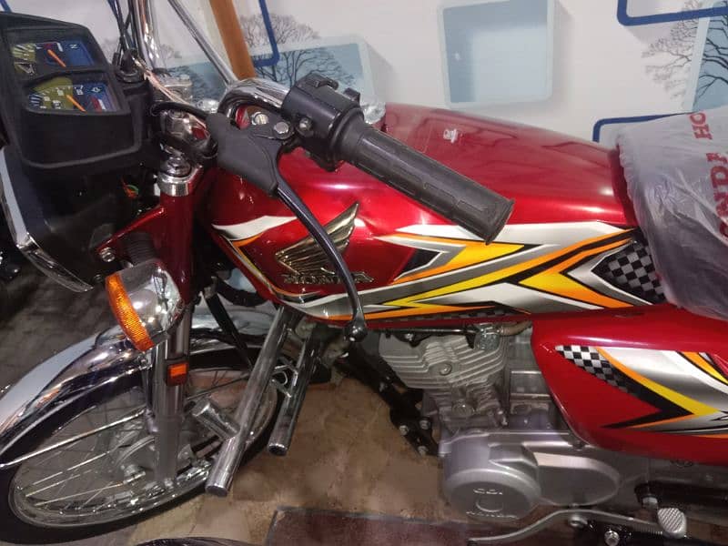 Cg 125 2025 model forsale 4626 milage 0