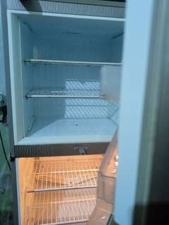 Medium refrigerator