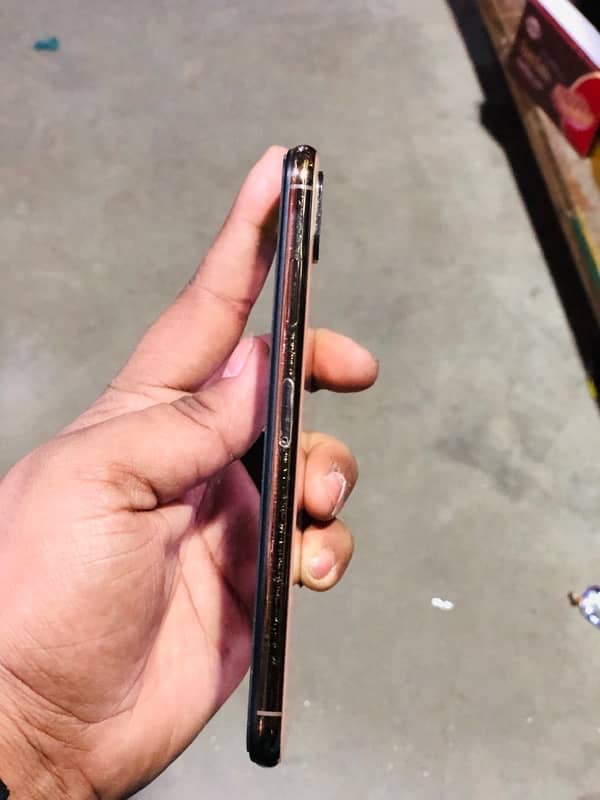 i phone xs max non pta 256 panal change he baki all ok he?03027264040 4