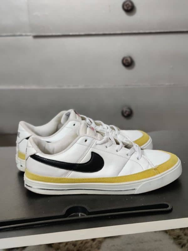 Nike mens court legacy Size 42.5-43 1