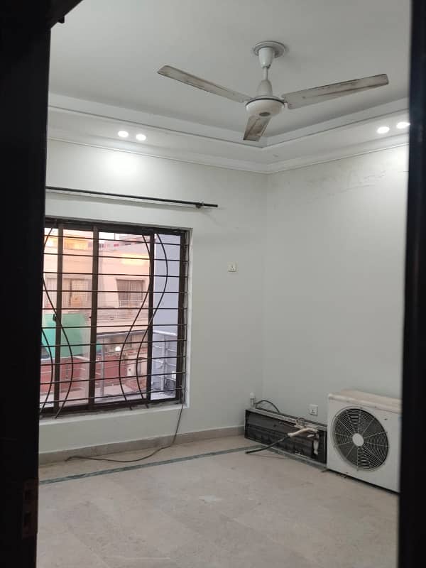 10 MARLA UPPER PORTION AVALIABLE FOR RENT 6