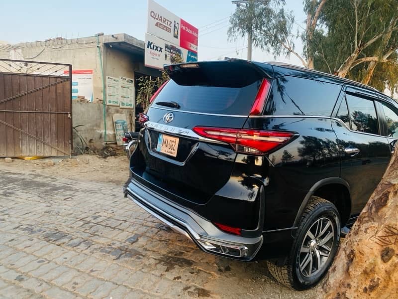 Toyota Fortuner 2019 4