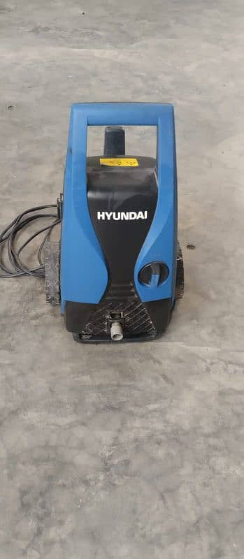 Hyundai car pressure washer 1