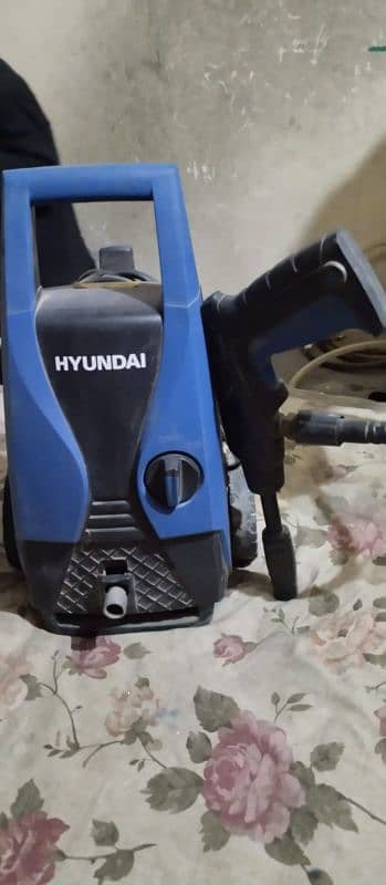 Hyundai car pressure washer 4