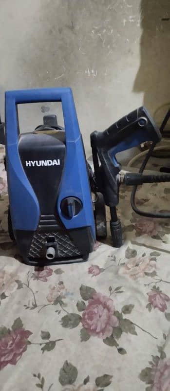 Hyundai car pressure washer 6