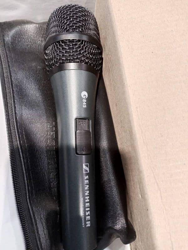 BRANDED Hand-MICs Wired & Wireless 3