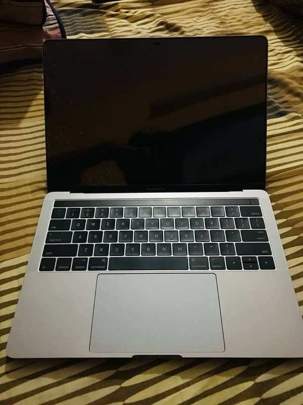 Apple Macbook Pro 2017 Touchbar 13” 0