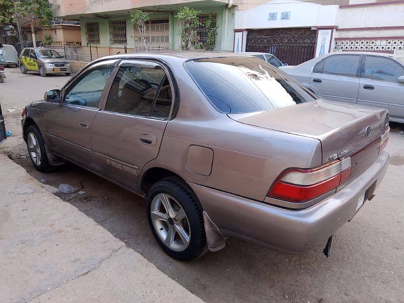 Toyota Corolla XE 2001 1