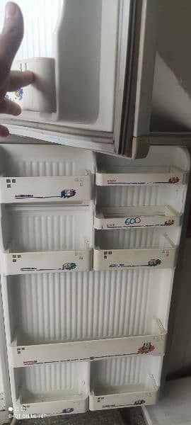 pal fridge full size without compraser in very reasonable price 3