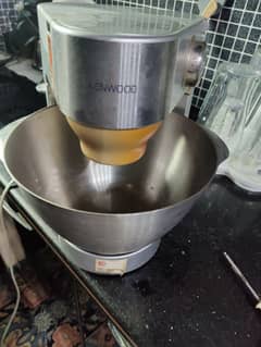 STAND MIXER