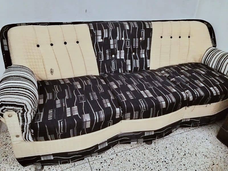 good condition sofa set 1