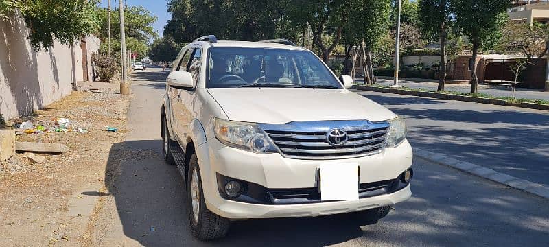 Toyota Fortuner 2014 0