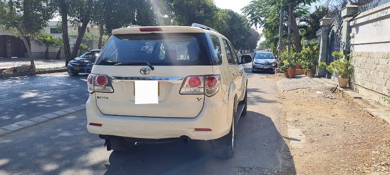 Toyota Fortuner 2014 3