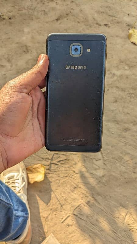 Samsung j7 max 32GB 1