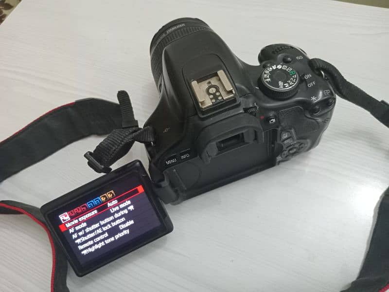 Canon 600D camera with 18-55 lens 0