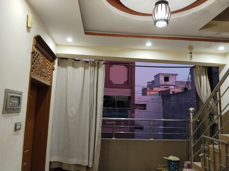 Ghouri town pH 4c2 first floor water electrity Available Has single story 2