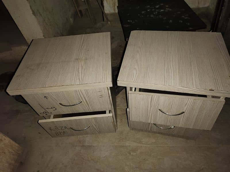 Dressing Table and Side Table for Sell 0