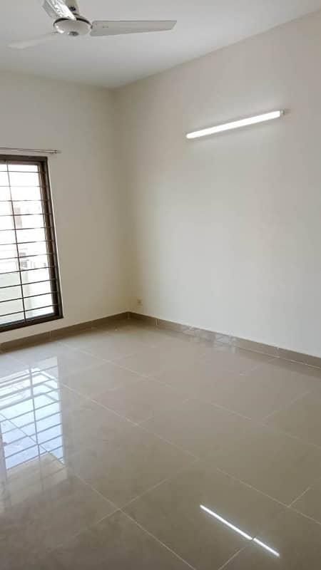 4 Bed Beautiful Apt Available for sale in Askari 11 Sec b Lahore 4