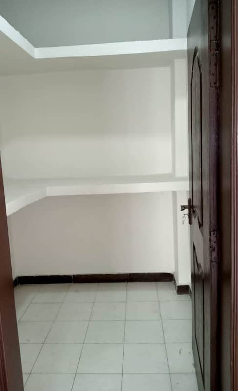 4 Bed Beautiful Apt Available for sale in Askari 11 Sec b Lahore 11