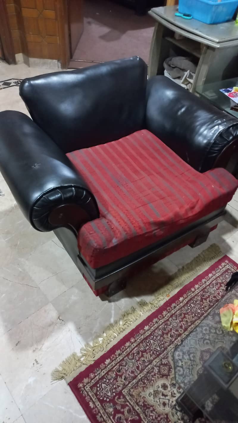 6 seater sofa set for urgent sale 1