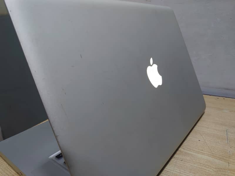 MacBook Pro i7 , 12GB RAM, 500GB HDD 1