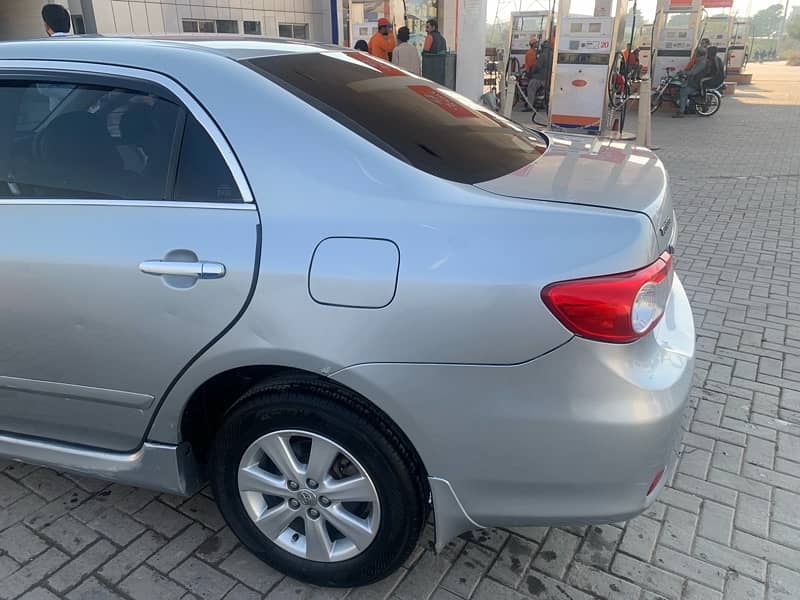 Toyota Corolla Altis 2011 4