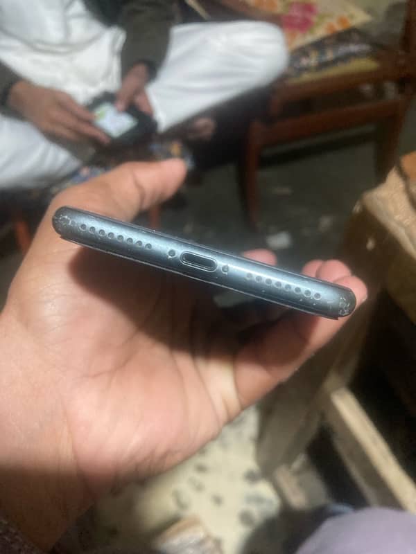 Iphone 8 plus back brak only 2