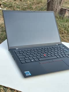 lenovo x1 carbon gen 9 | Core i7 11th gen | 16gb ram | Ultraslim