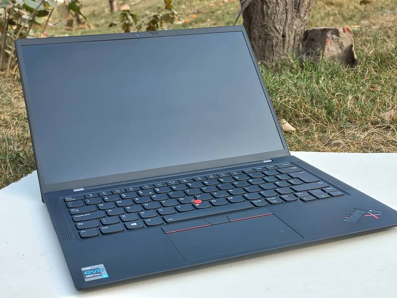 lenovo x1 carbon gen 9 | Core i7 11th gen | 16gb ram | Ultraslim 8