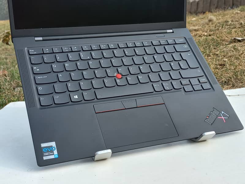 lenovo x1 carbon gen 9 | Core i7 11th gen | 16gb ram | Ultraslim 3